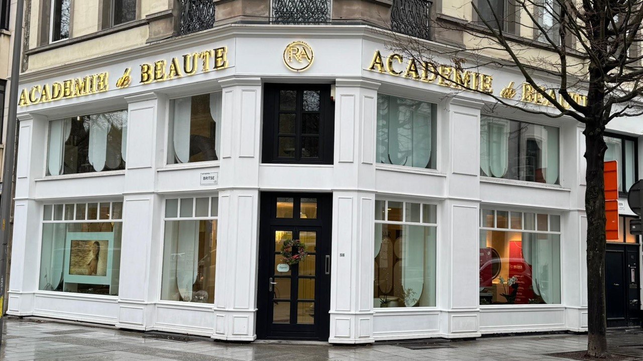 Атмосфера студии Académie de Beauté RA в Антверпене