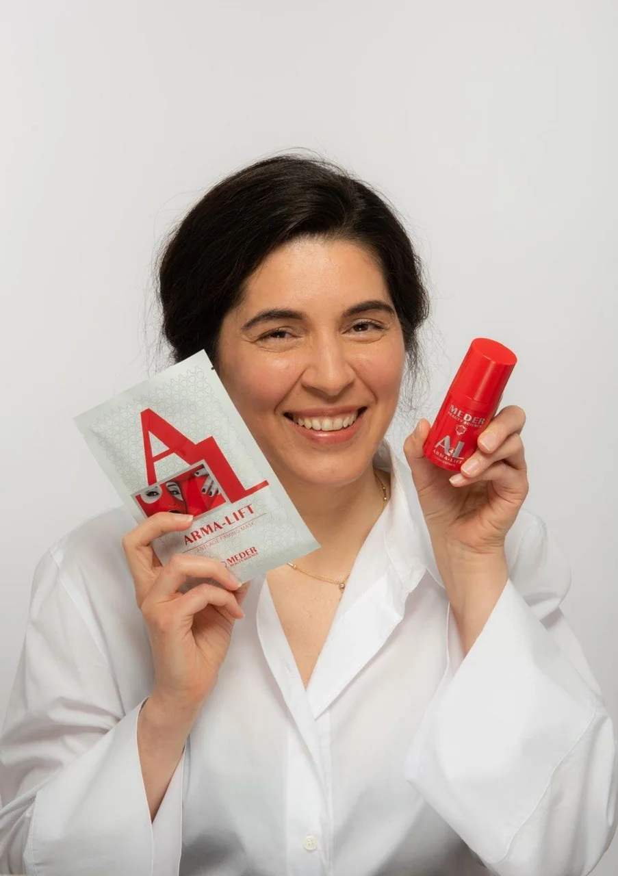 Gezichtsbehandeling in de behandelkamer van RA Beauty 1